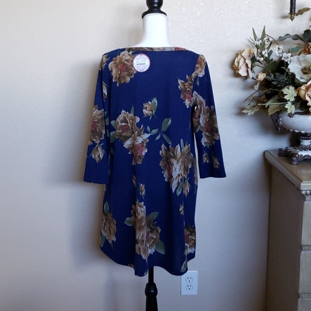 MTS FLORAL DRESS  - Picture 2 of 11